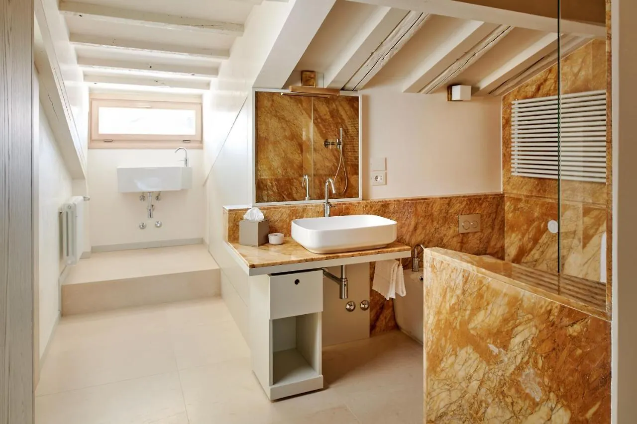 Palazzo Garzoni Apartment Venice