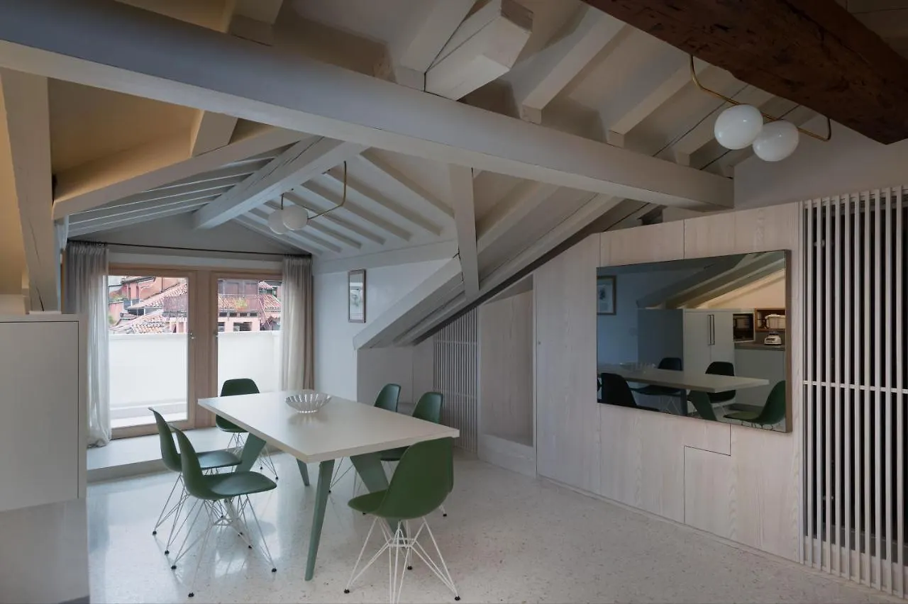 Palazzo Garzoni Apartment Venice