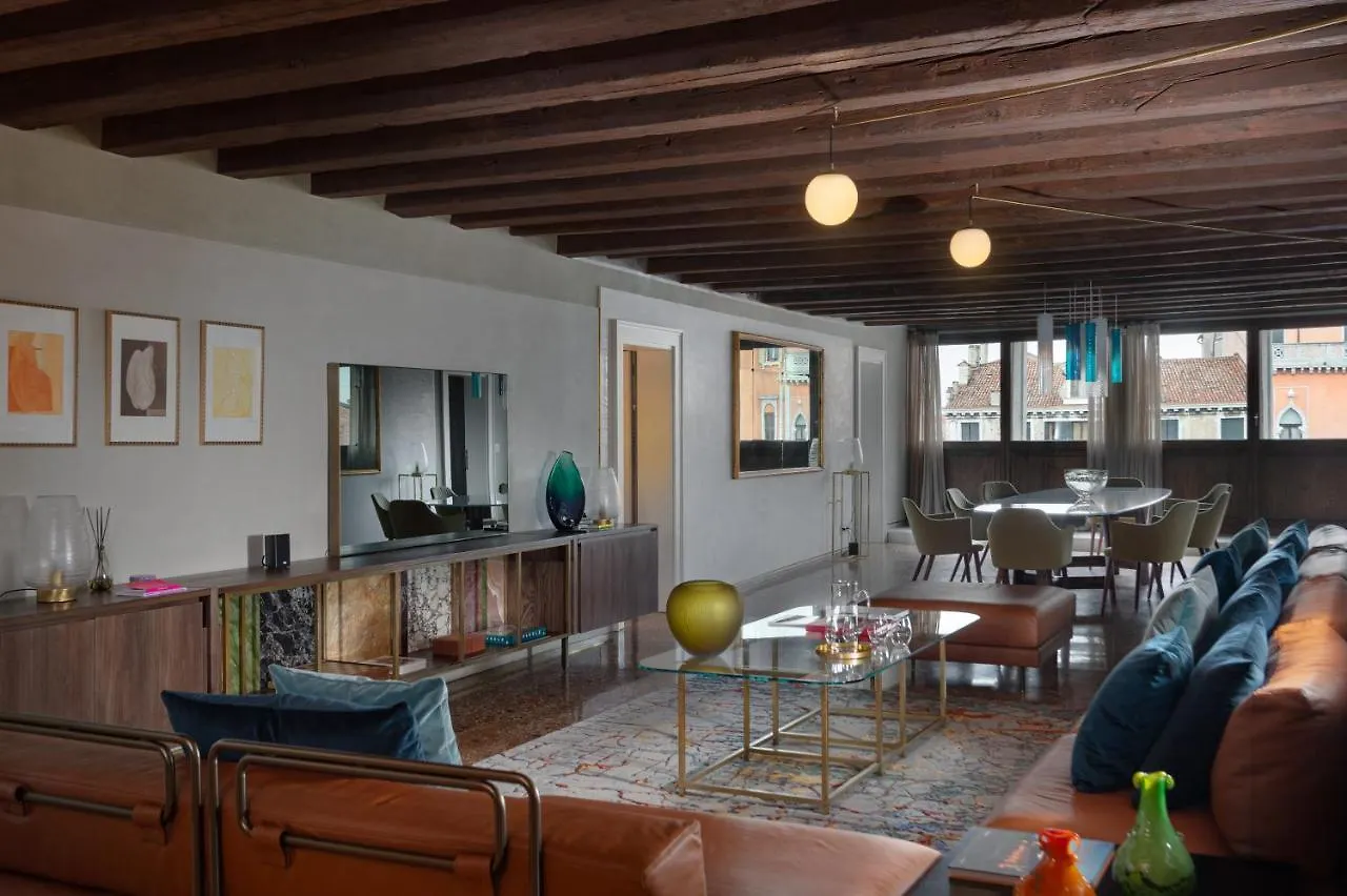 Palazzo Garzoni Apartment Venice